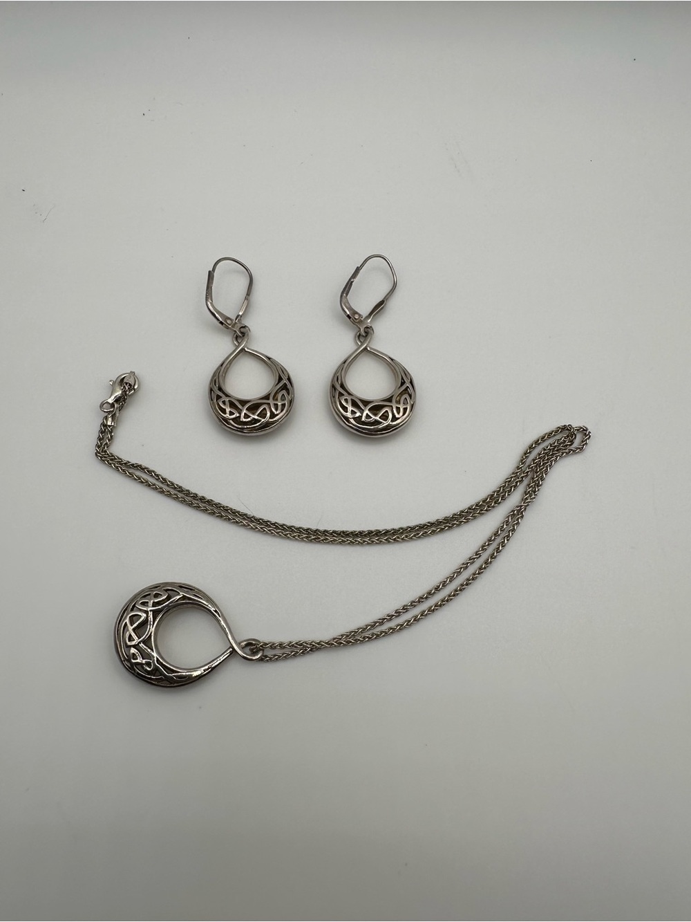 925 Sterling Silver Celtic Knot Filigree Pendant Necklace & Earrings Set